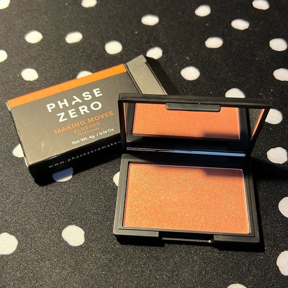 New Phase Zero blusher - shade Making Moves